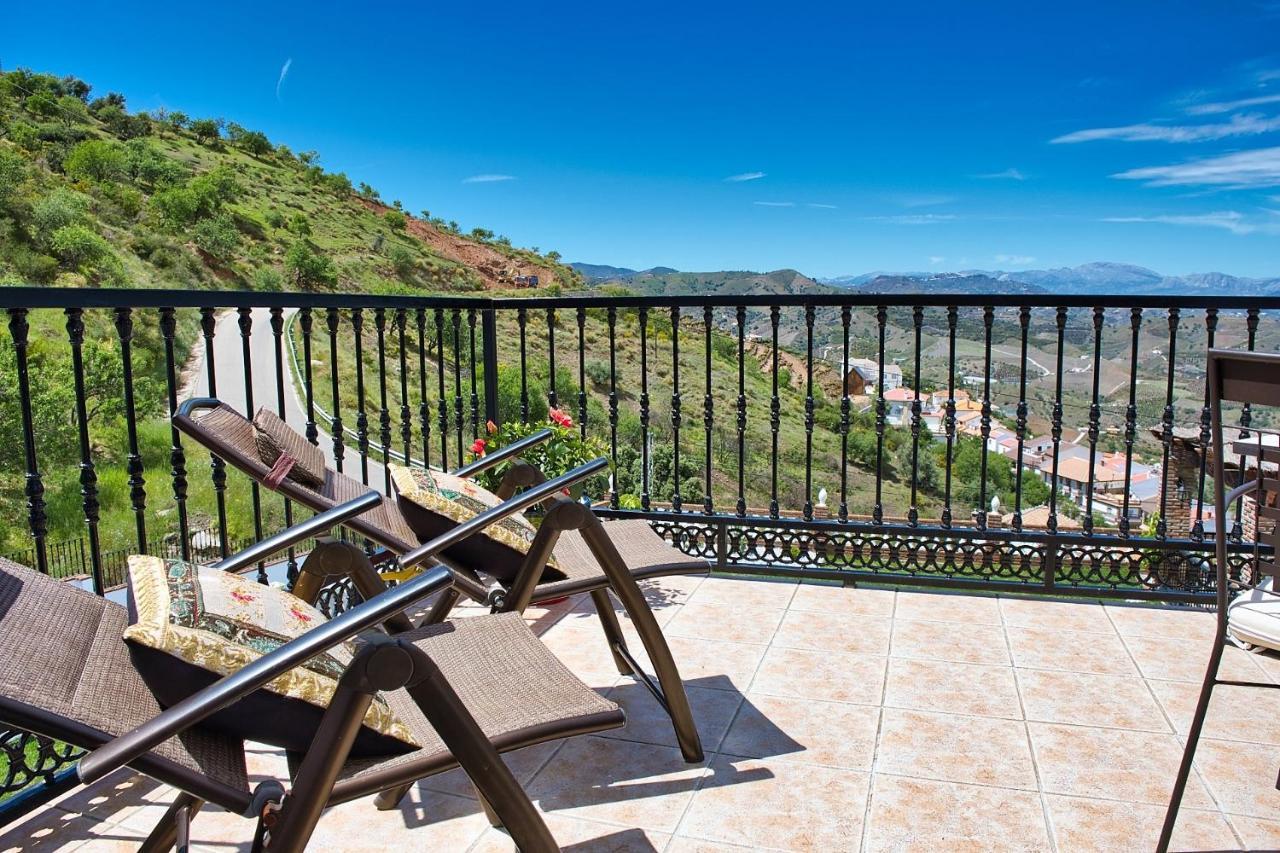 Casa Las Torres B&B Iznate Esterno foto
