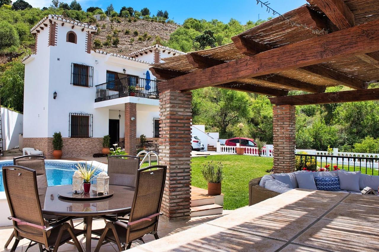 Casa Las Torres B&B Iznate Esterno foto