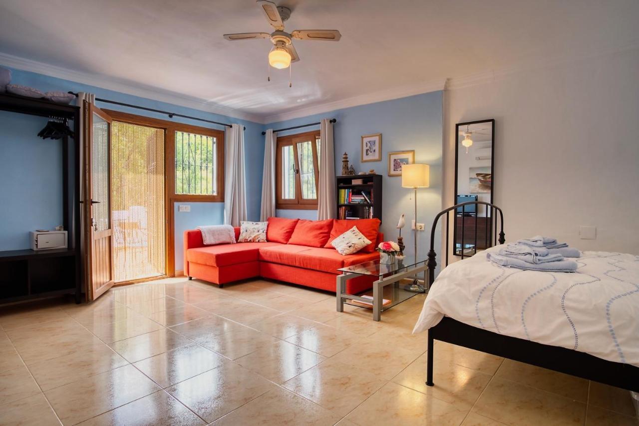 Casa Las Torres B&B Iznate Esterno foto